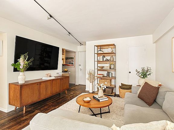 2nd image of 220 E 67th St APT 6F