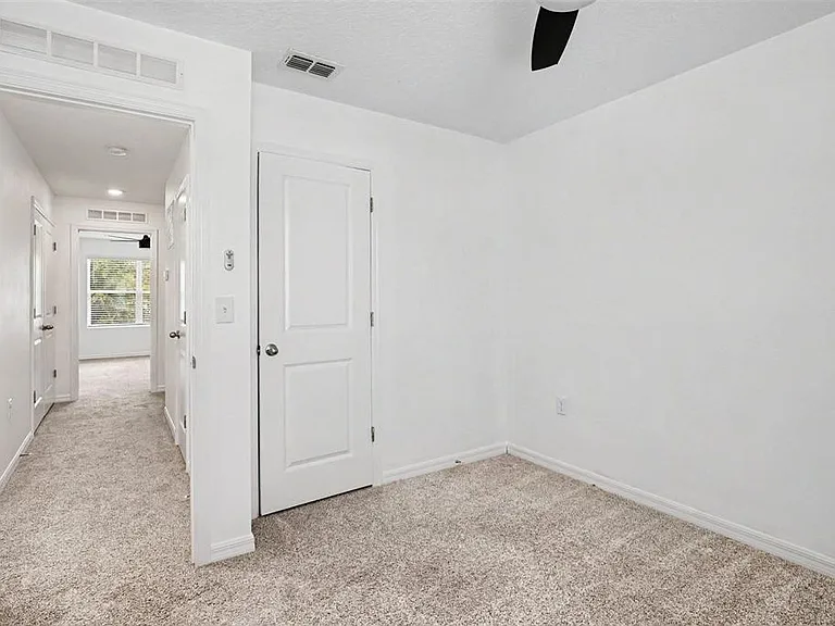 868 Grandin St — Photo 12