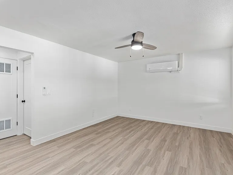113 W Broadway Rd #2 — Photo 20