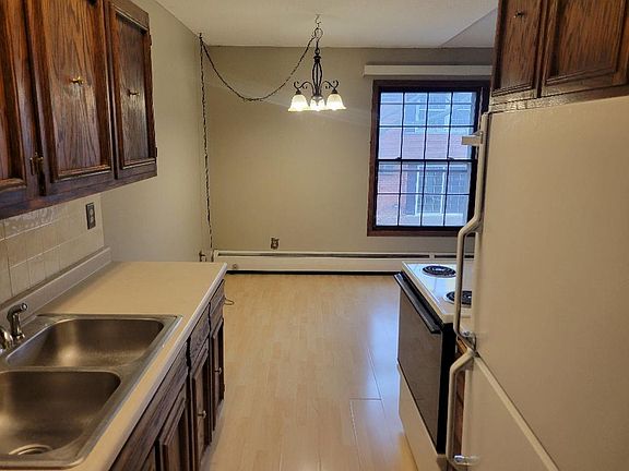 5th image of 808 Old Settlers Trl APT 6