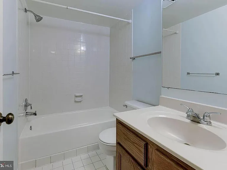 1121 N Taylor St #A — Photo 11