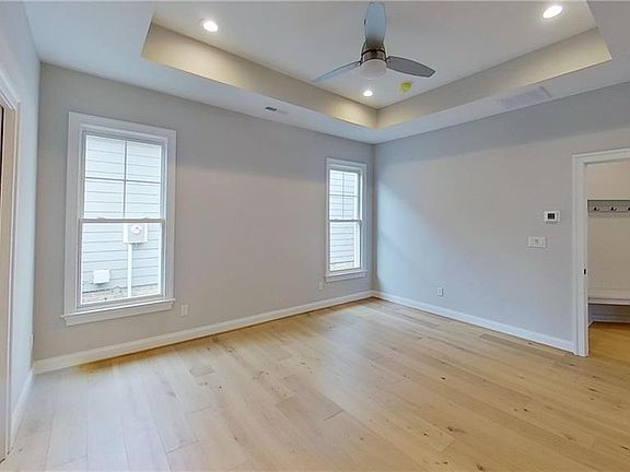 2nd image of 100 Creek Ln