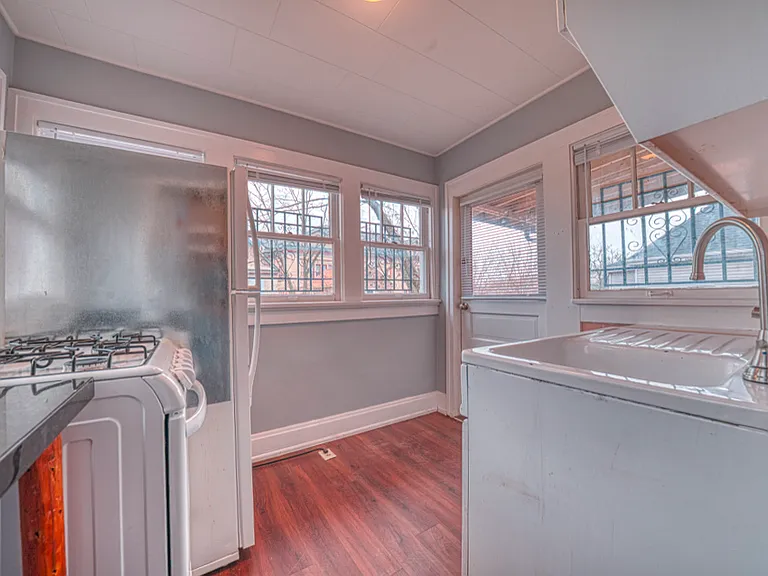 23 Wisconsin Ave #B — Photo 8