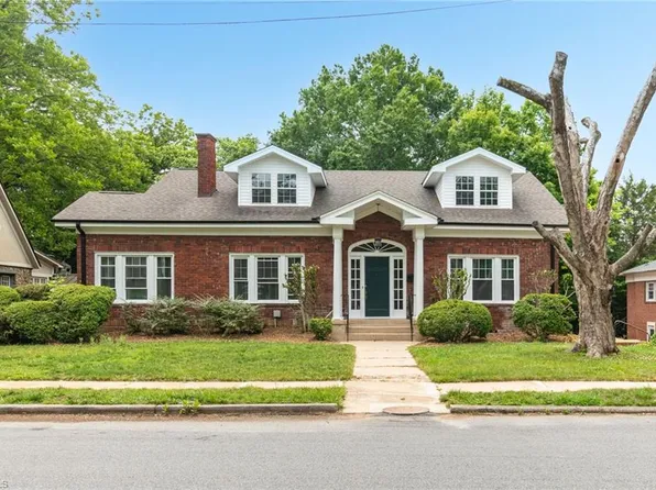 309 Hillcrest Dr, Lexington, NC 27292