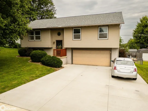 702 Newcastle Rd, Marshalltown, IA 50158
