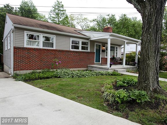 2nd image of 114 Glenrae Dr