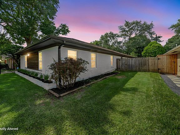 3rd image of 4814 Briarbend Dr