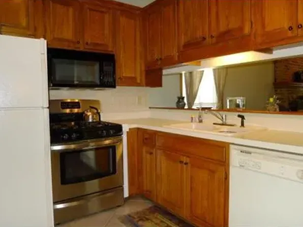 11117 W 113th St, Overland Park, KS 66210