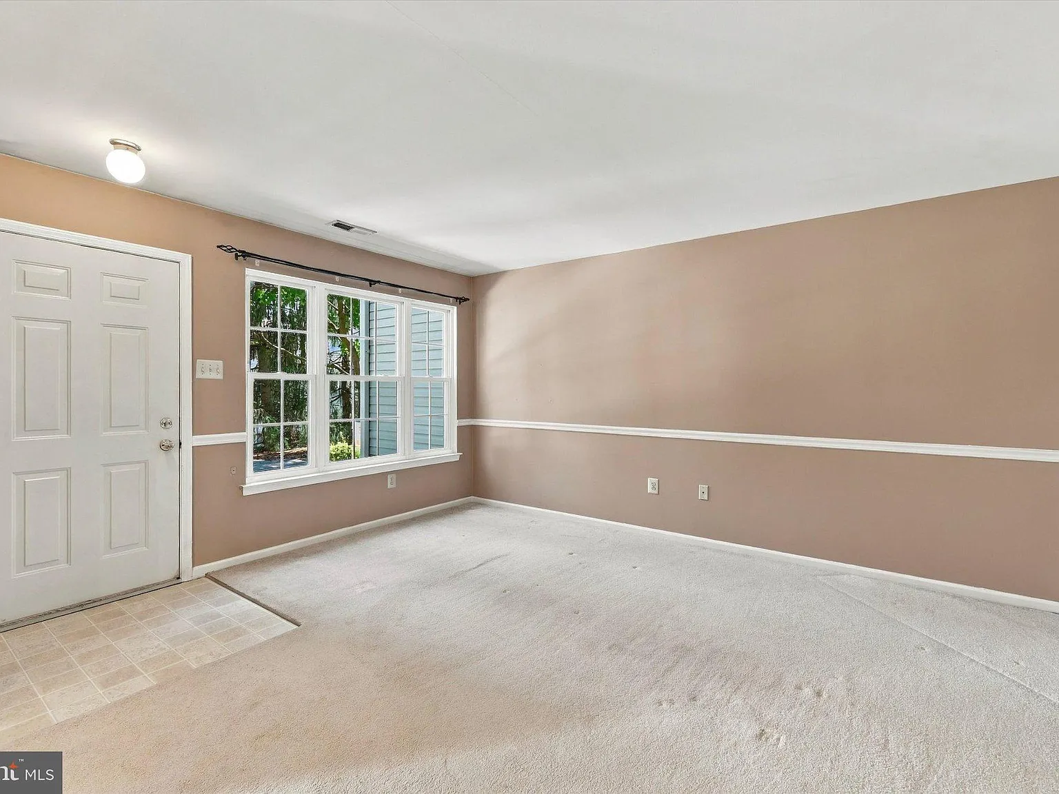 2 bed, 1.5 bath, 1277 sqft, $2,000 — Photo 3