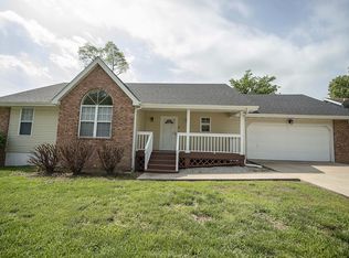 2831 S Scotts Lane, Springfield, MO 65807