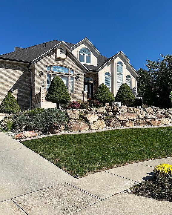 1st image of 2245 E Tompkins Dr