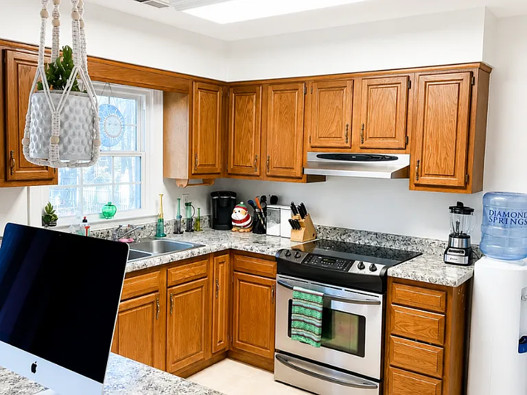 4426 Thorncroft Dr — Photo 4
