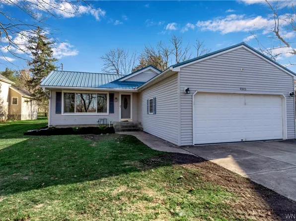 9305 Clarence Center Rd, Clarence Center, NY 14032
