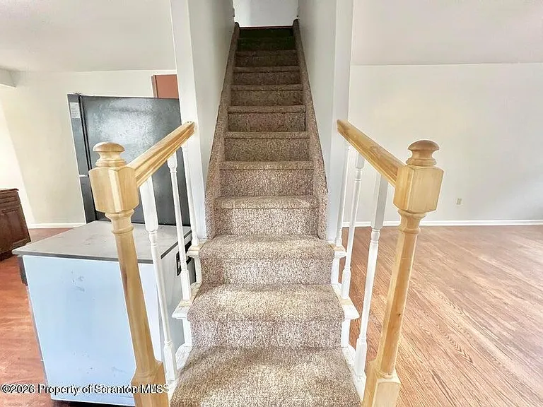 2017 Margaret Ave — Photo 4