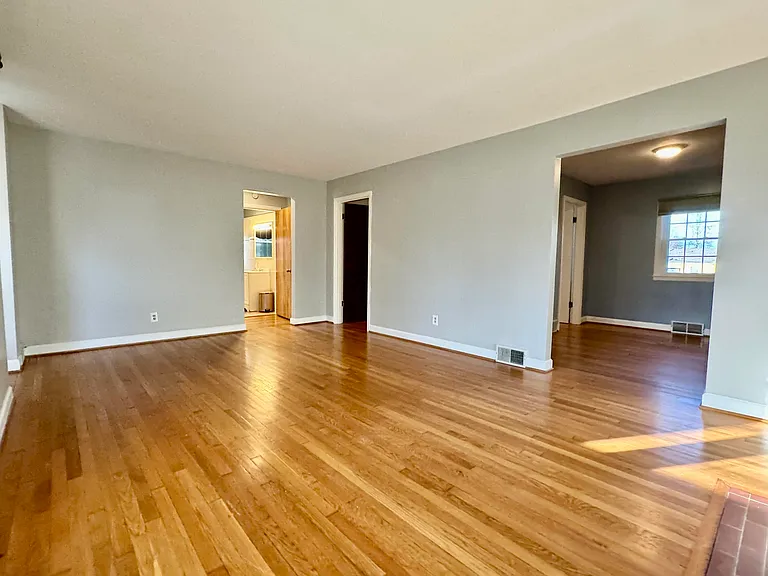 479 Stratford Dr — Photo 9