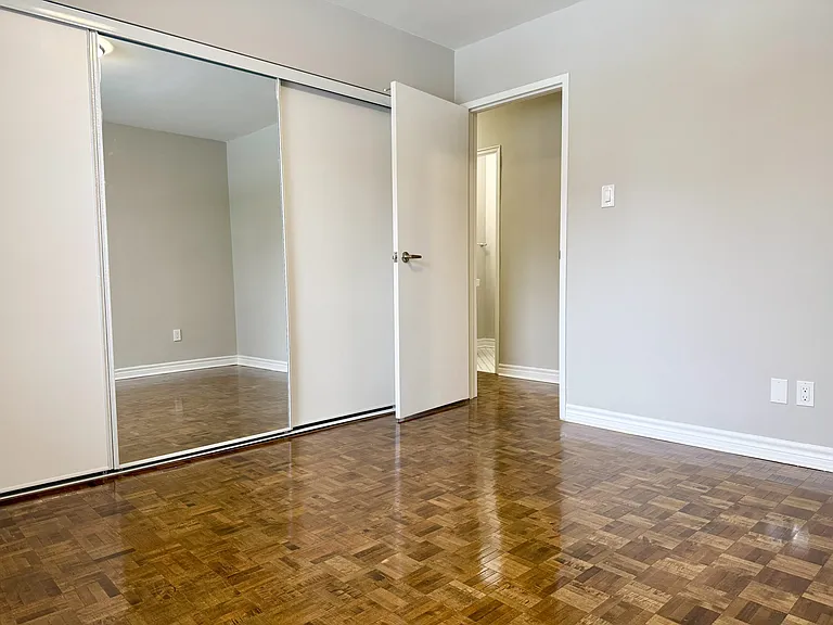 440 Rathburn Rd — Photo 15