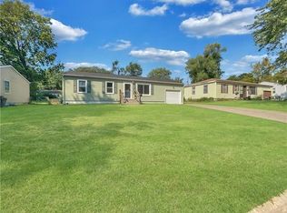 1300 N Vista Dr, Independence, MO 64056