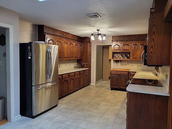 Kitchen / laundry entrance