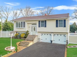 131 Joline Rd, Port Jefferson Station, NY 11776