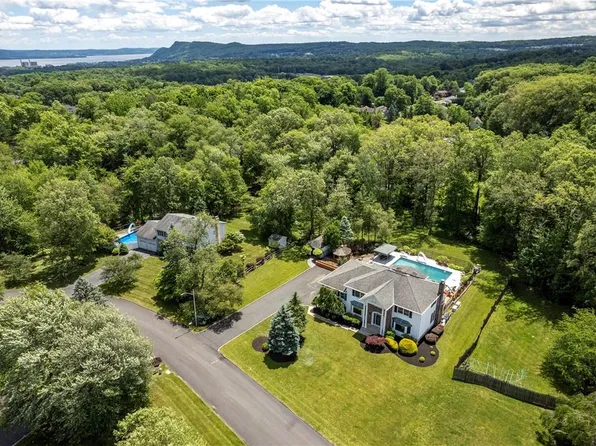 6 Brainerd Drive, Stony Point, NY 10980