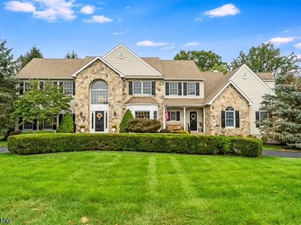 5 Downing Ct, Chester Twp., NJ 07930