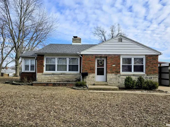 1208 S 9th St, Pekin, IL 61554