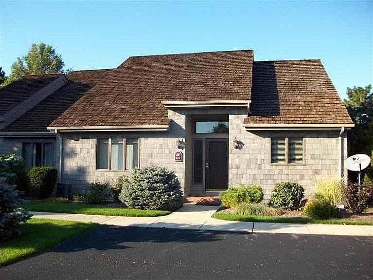 1st image of 322 Sawmill Creek Dr W