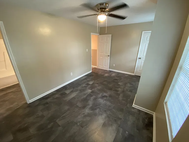 909 Bragg St #102 — Photo 32