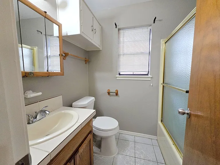 914 W Pierce Ave — Photo 6