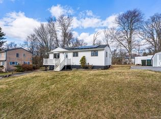 3 Hickory Ln, Monroe, NY 10950