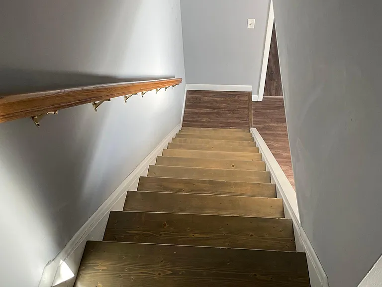 Stair case to upper level