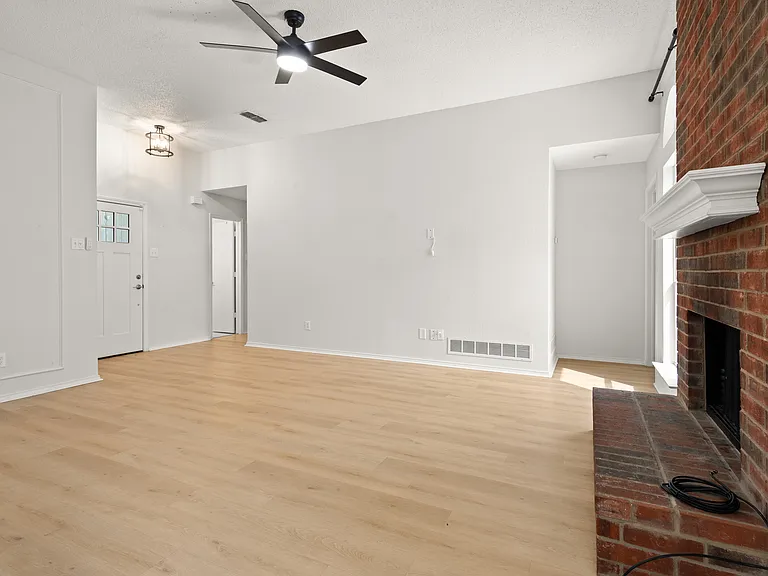6808 Cedar Shadow Dr — Photo 5
