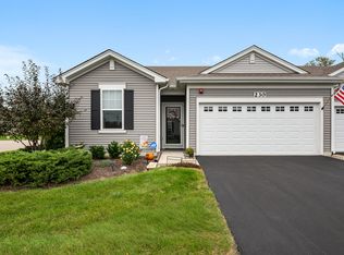230 Sussex Ct, North Aurora, IL 60542