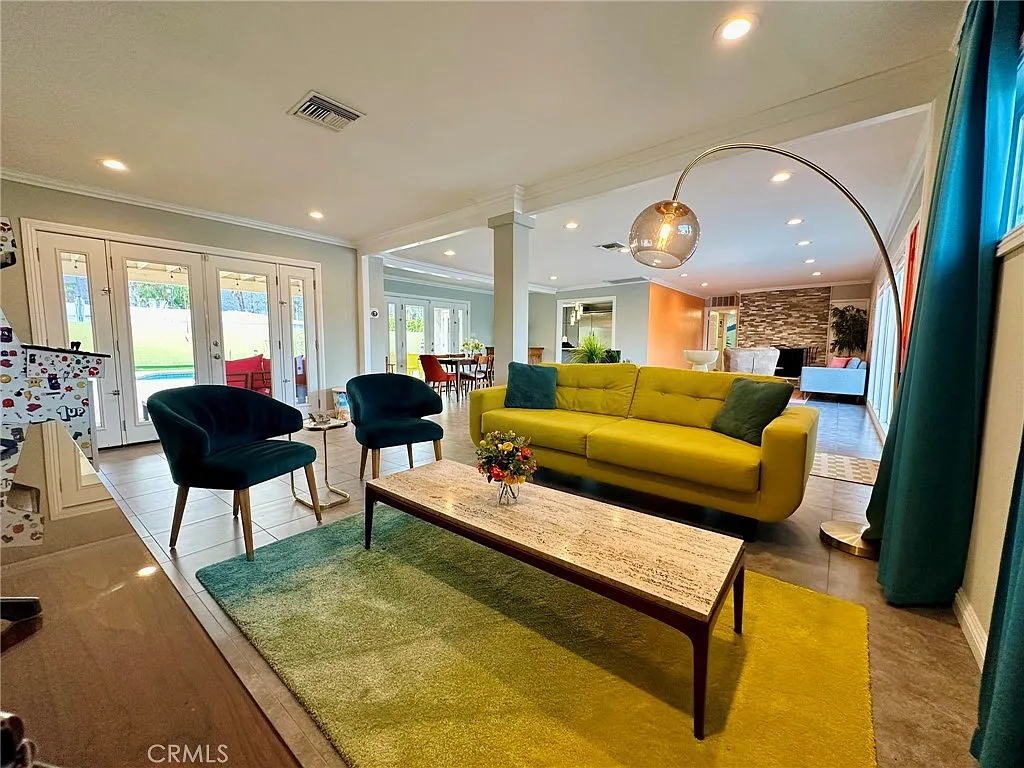 3 bed, 2160 sqft, $7,000 — Photo 4