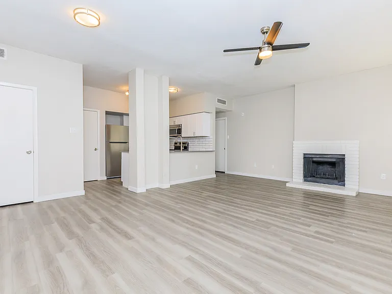 Fort Worth, TX Apartments — Photo 8