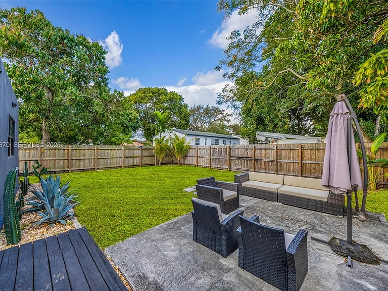5612 NW 11th Ave — Photo 32