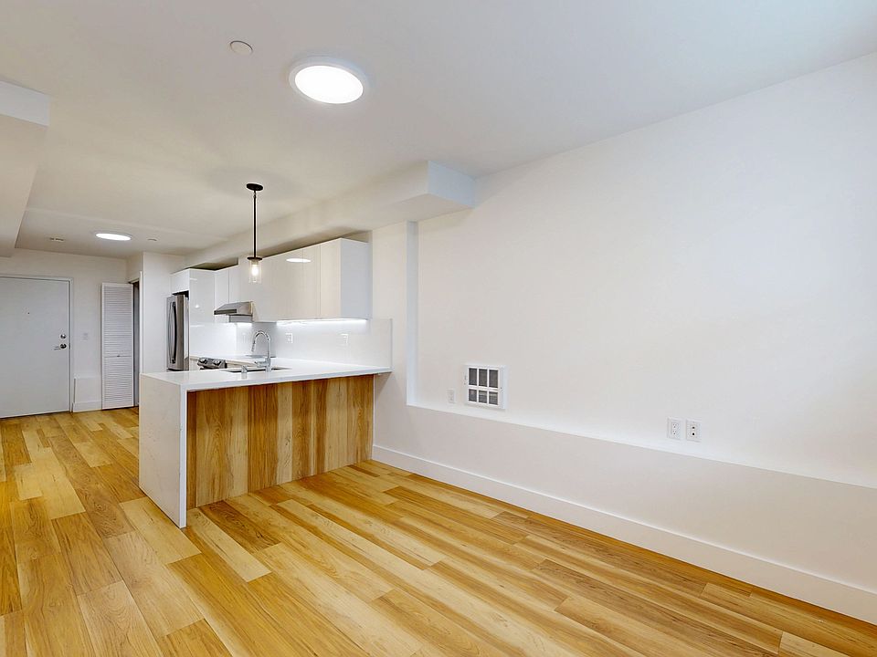 1st image of 4005 California St #16