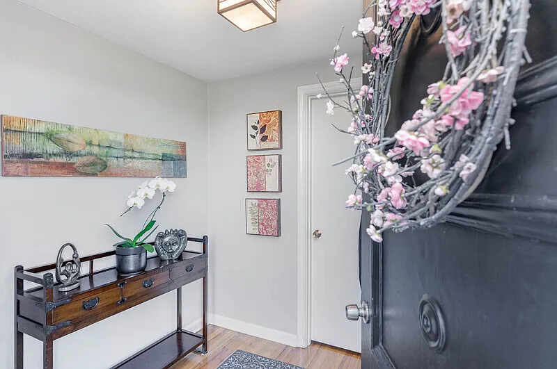 4 bed, 2.0 bath, 2110 sqft, $5,000 — Photo 4