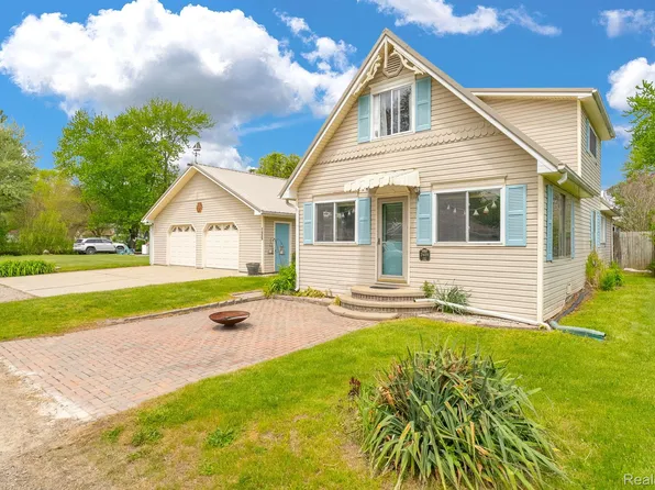 7489 Aspen Rd, Lexington, MI 48450