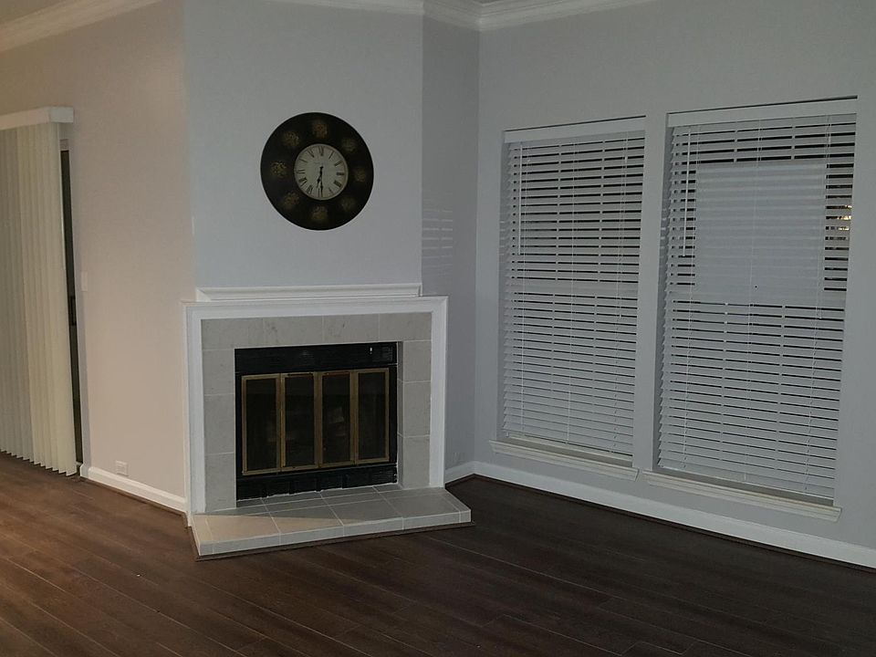 Living Room Dining Area