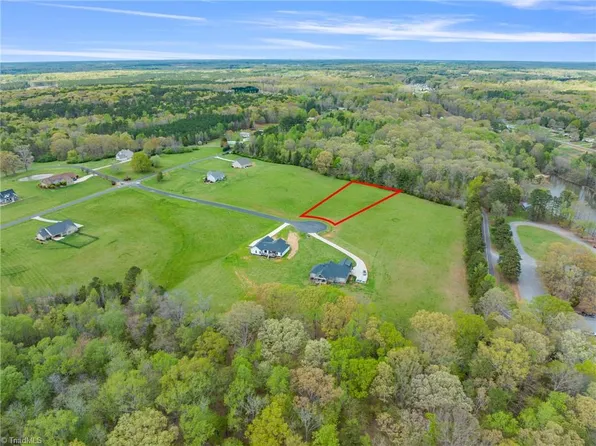 211 Houstons Hideaway, Lexington, NC 27292
