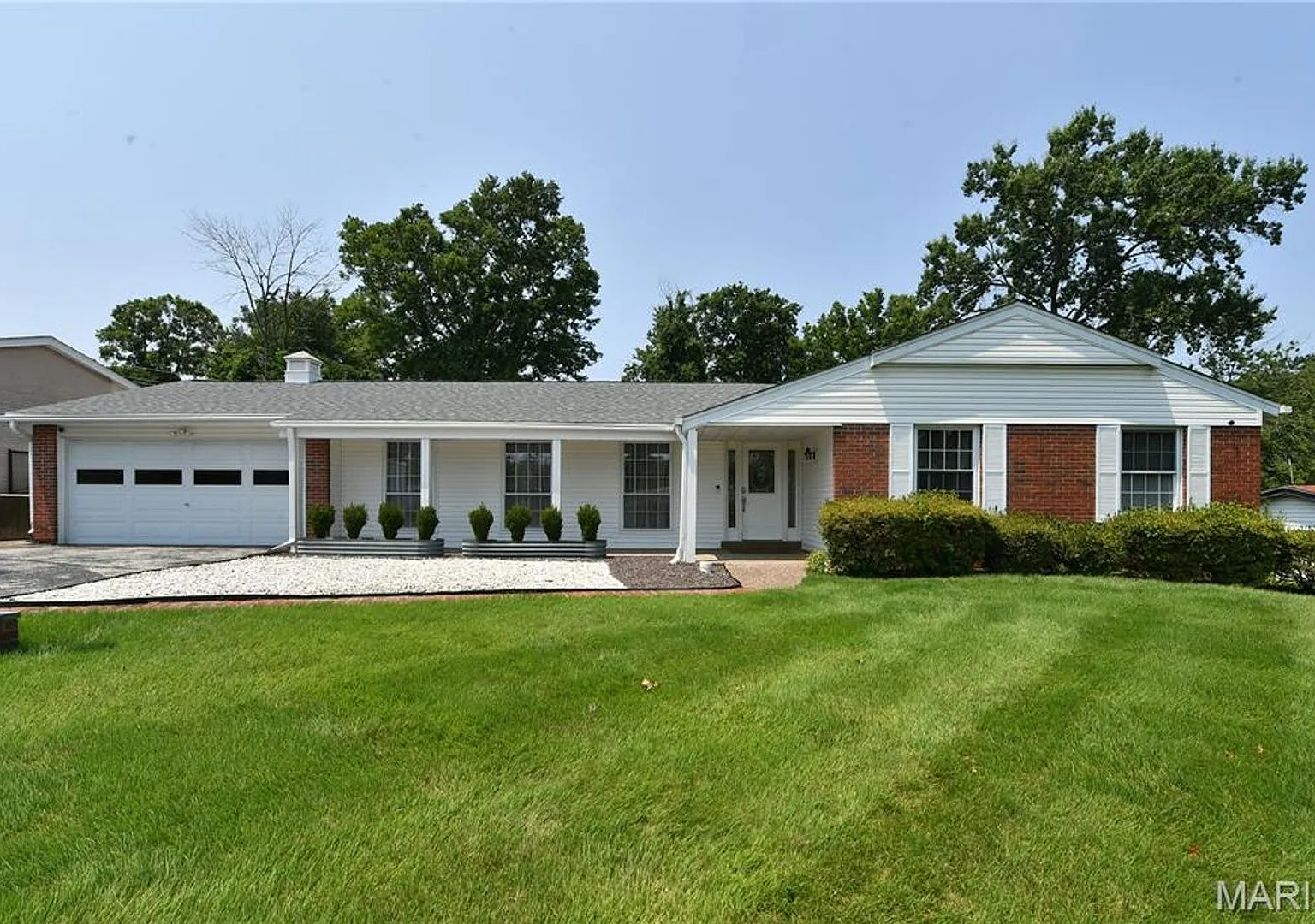 965 Orchard Lakes Drive | Saint Louis 63146 — Photo 1