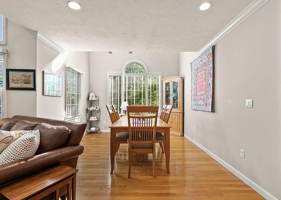 Windchime Apartments Mashpee, MA Zillow