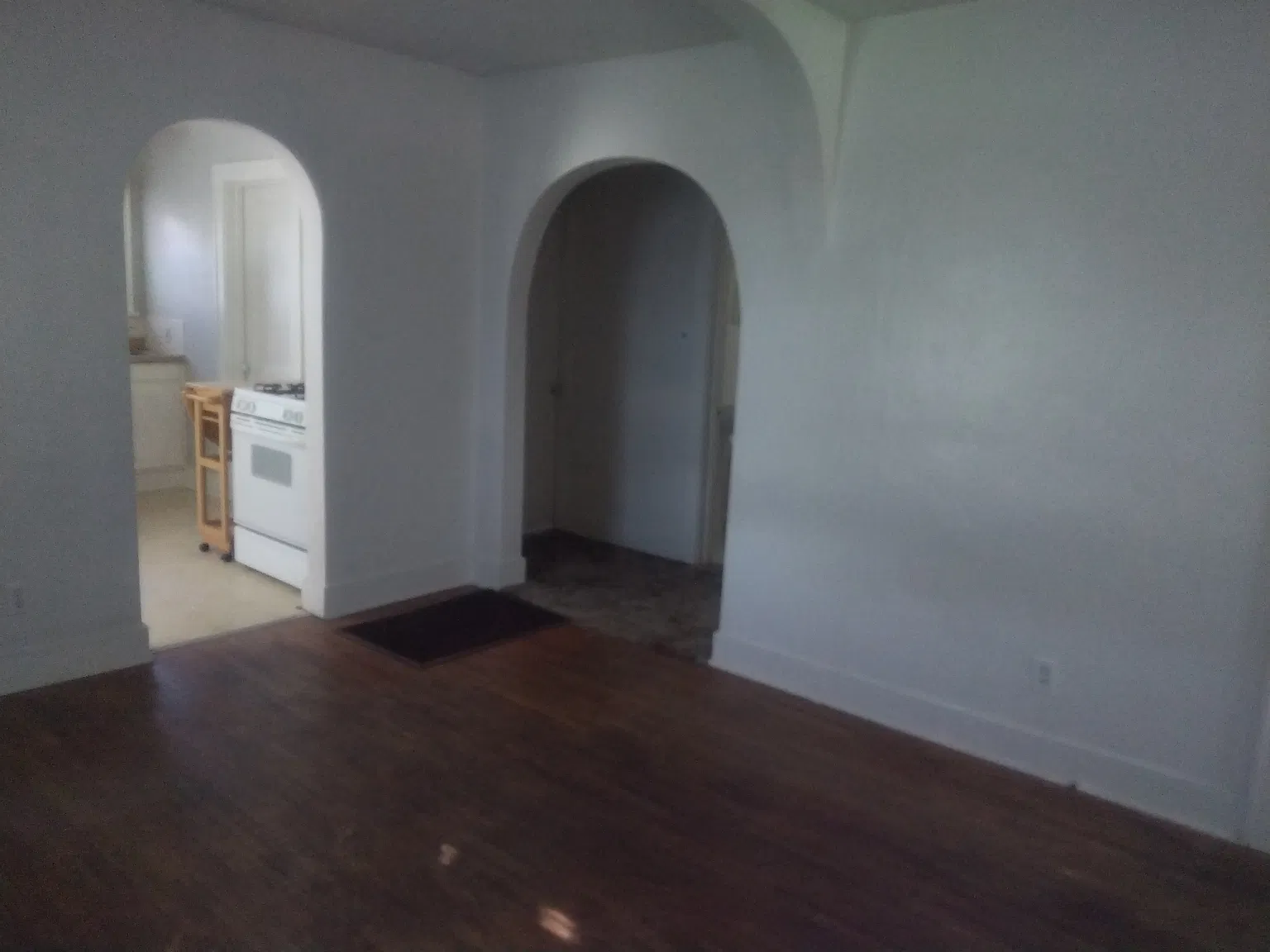 2 bed, 720 sqft, $650 — Photo 2