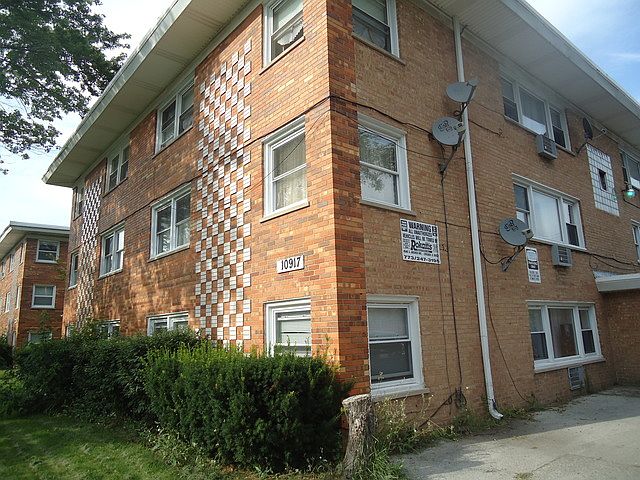 1st image of 10917 S Lloyd Dr APT 5