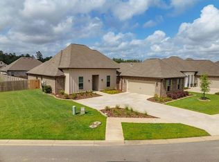 97 Campfire Cv, Freeport, FL 32439