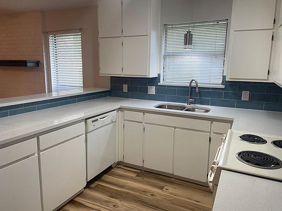 2nd image of 5914 Royal Club Dr