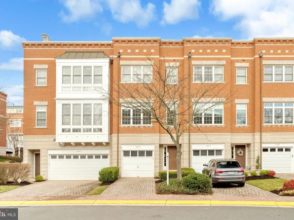 12073 Chancery Station Cir, Reston, VA 20190
