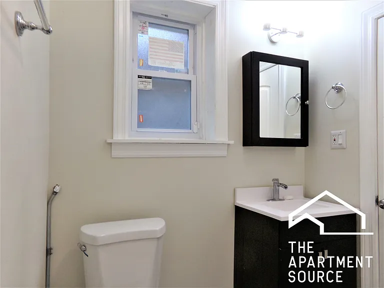 2133 N Dayton St #3 — Photo 8
