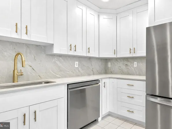 536 Grand St APT 401, Hoboken, NJ 07030